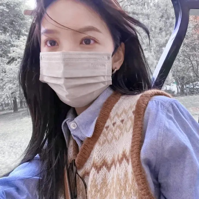 笼中女